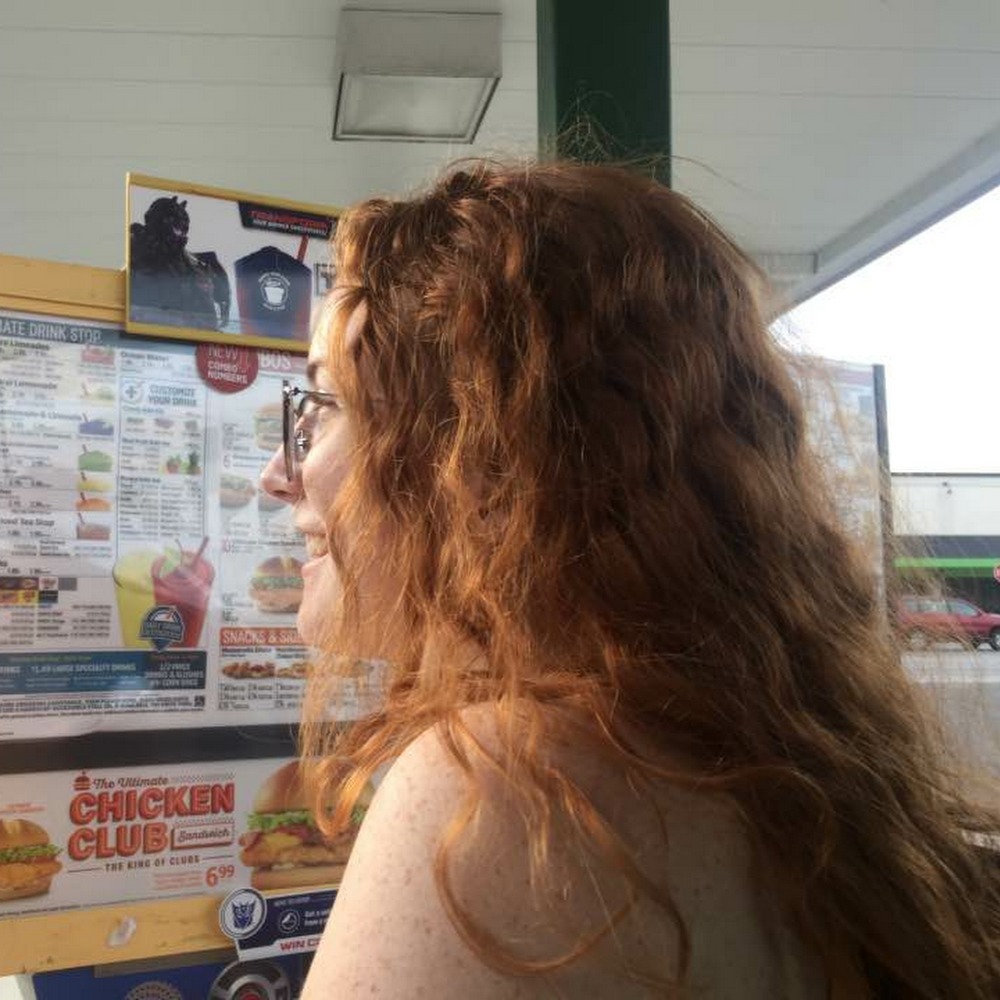 Meet your Posher, Lauren